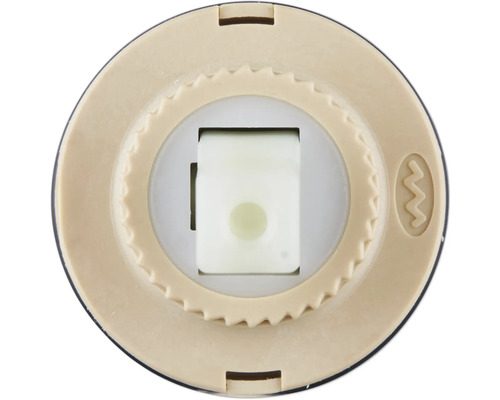 Detailný pohľad na sanitárny produkt s plastovým puzdrom a integrovanou vložkou