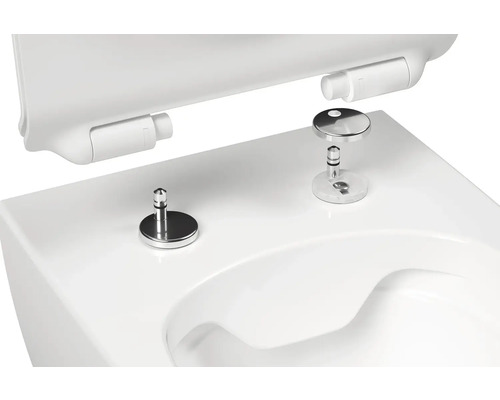Detailný záber toalety s upevnením WC sedadla