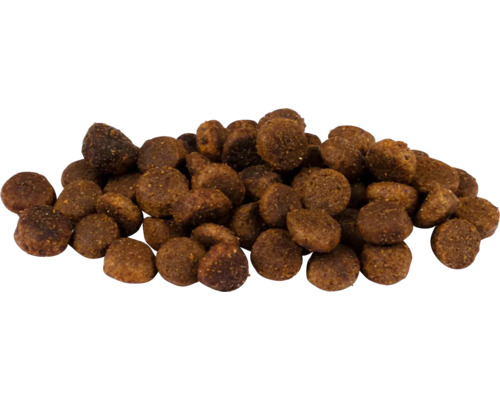 Hromada suchého krmiva pre psov