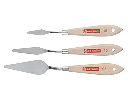 Tri maliarske špachtle s drevenou rukoväťou