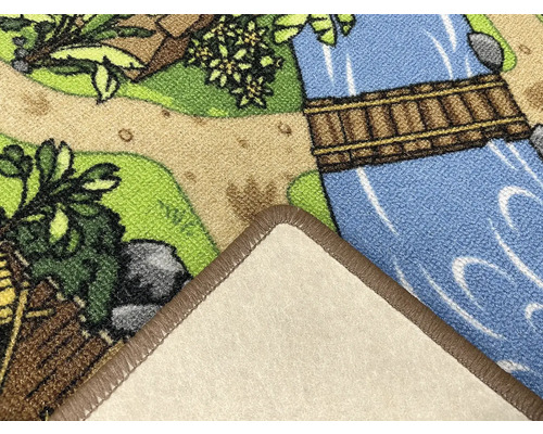 Hrací koberec s motívom rieky, mosta a krajiny