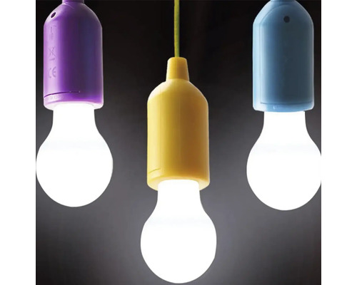 Tri LED žiarovky s farebnými puzdrami