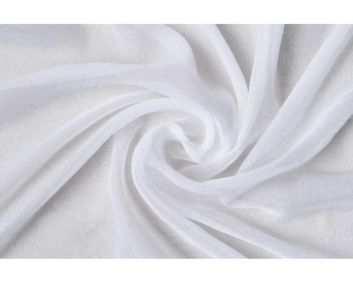 Biela záclonová látka, ľahko priehľadná.