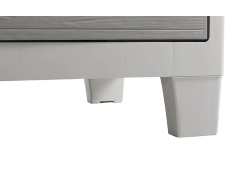 Detailný záber nôh kúpeľňového nábytku