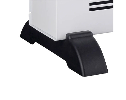 Detail čiernych nožičiek vykurovacieho zariadenia.