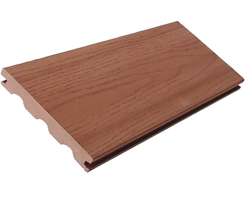 Terasa z drevoplastu