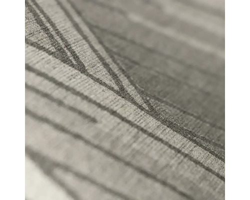 Detail šedej tapety s lineárnym vzorom