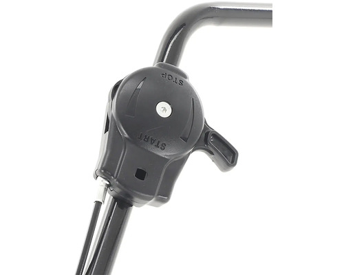 Detail záberu spínača štart-stop na záhradnom náradí