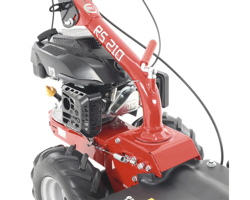 Detailný pohľad na motorový kultivátor s nápisom RS 210.