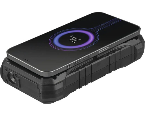 Mobilný telefón na powerbanke na bezdrôtové nabíjanie