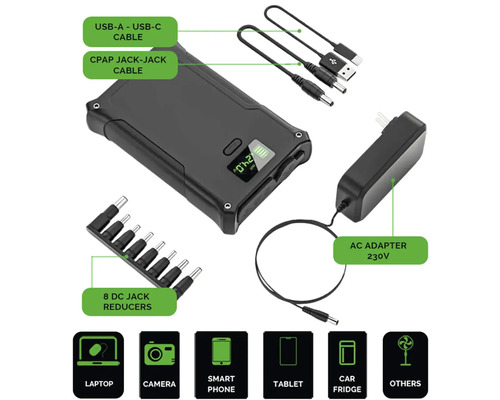 Čierna batéria s káblom USB-A na USB-C, káblom CPAP, ôsmimi redukciami DC jack a 230-voltovým AC adaptérom na nabíjanie notebooku, fotoaparátu, smartfónu, tabletu alebo chladiaceho boxu.