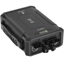 Čierna mobilná nabíjacia stanica s USB portami a funkciou bezdrôtového nabíjania.