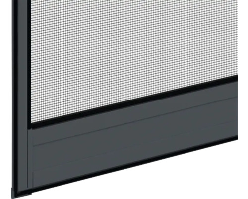 Detail dverí proti hmyzu so sieťou a rámom