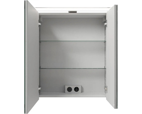 Otvorená zrkadlová skrinka s dvoma sklenenými policami a zásuvkou