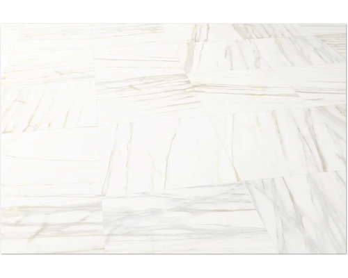 Dlaždice so vzhľadom mramoru na podlahe