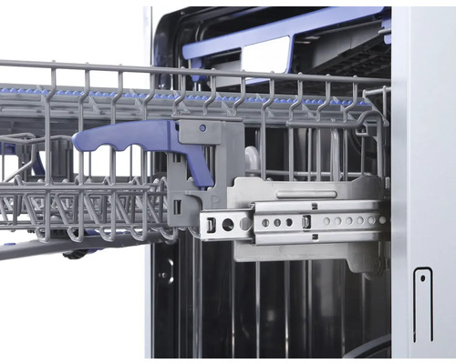 Detail umývačky riadu: kôš na riad na teleskopickej lište
