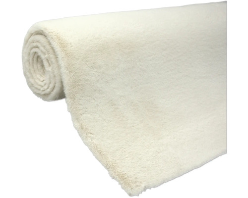 Zrolovaný koberec z umelej kožušiny