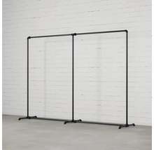 Dvojitý stojan na šaty z kovových rúrok