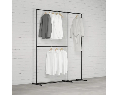 Dvojitý vešiak na odevy z kovových rúrok s oblečením