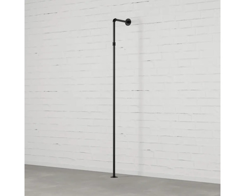 Voľne stojaca tyč na odevy z kovovej rúrky