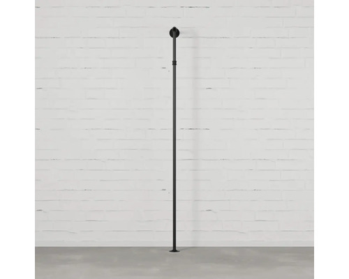 Čierna šatníková tyč na montáž na stenu