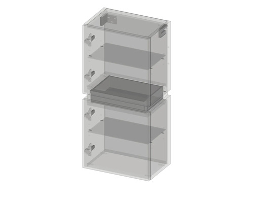 Dve skrinky s policami namontované na sebe.