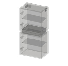 Dve priehľadné závesné skrinky nad sebou s policami.