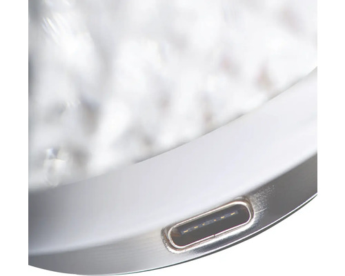 Detailný záber portu USB-C na elektronickom zariadení