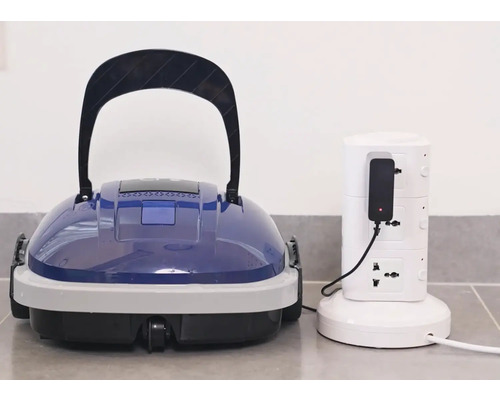 Čistiaci robot na bazény s nabíjacou stanicou