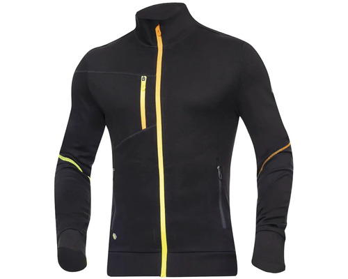 Čierna fleecová bunda s celoprepínacím zipsom a vreckami.