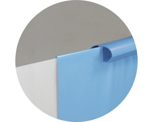 Detailný pohľad na modrý ochranný pásik so sponou