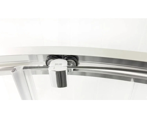 Detailný pohľad na valčeky sprchovacieho kúta