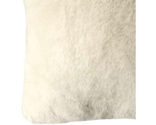 Dekoračný vankúš so vzhľadom kožušiny