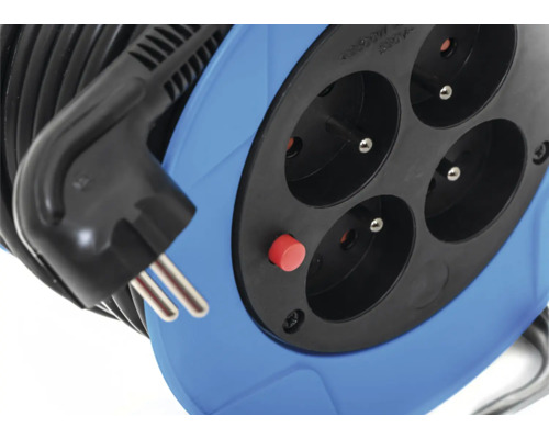 Predlžovací káblový bubon so zástrčkou a štyrmi zásuvkami