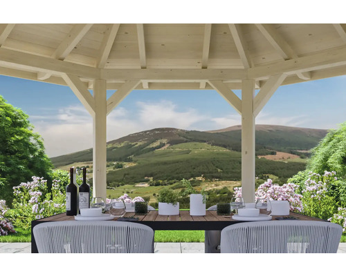 Scéna dreveného záhradného altánku s prestretým stolom a krajinou