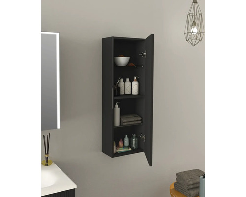 Otvorená čierna kúpeľňová skrinka s policami na uloženie kúpeľňových potrieb
