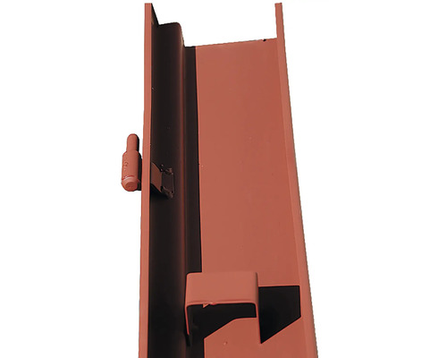 Kovový odkvap s upevňovacími prvkami