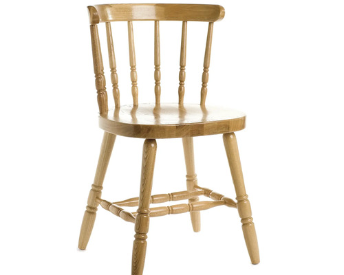 Drevená stolička s priečkovou opierkou