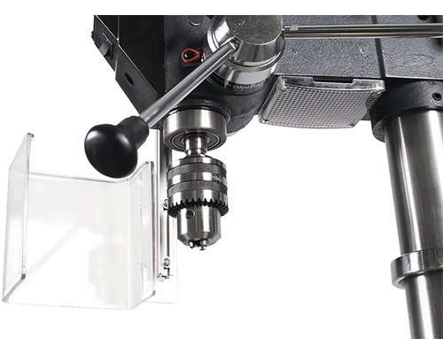 Detailný pohľad na vŕtačku so skľučovadlom a priehľadným krytom