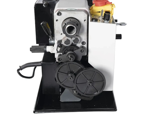 Sústruh s ozubenými kolesami na obrábanie kovov