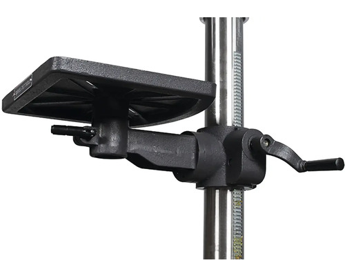 Detail stolnej vŕtačky: vŕtací stôl