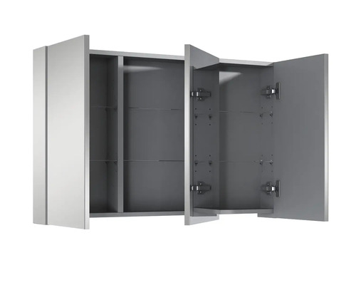 Otvorená zrkadlová skrinka s policami