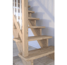 Drevené schodisko so zábradlím