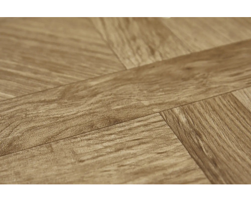 Detail vinylovej podlahy vo vzore rybej kosti