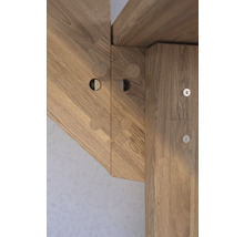 Detail drevenej konštrukcie so spojovacími prvkami