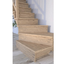 Drevené schodisko so stupňami pre vnútorné použitie