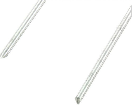 Detail kovových kolíkov