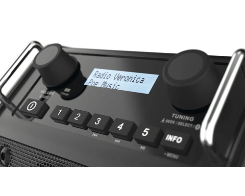 Detailný záber čierneho rádia s tlačidlami a displejom