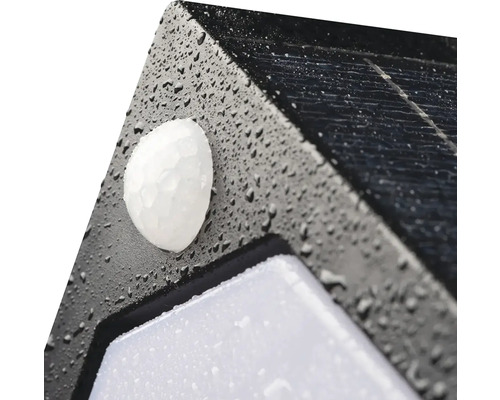 Detail solárnej lampy s vlhkosťou