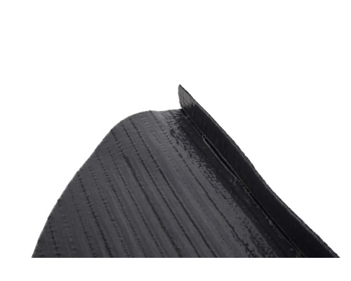 Detailný pohľad na plastový obrubník trávnika